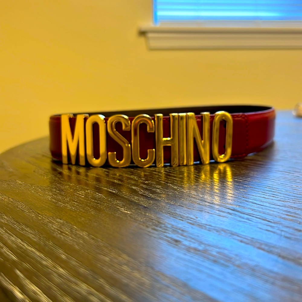Moschino belt